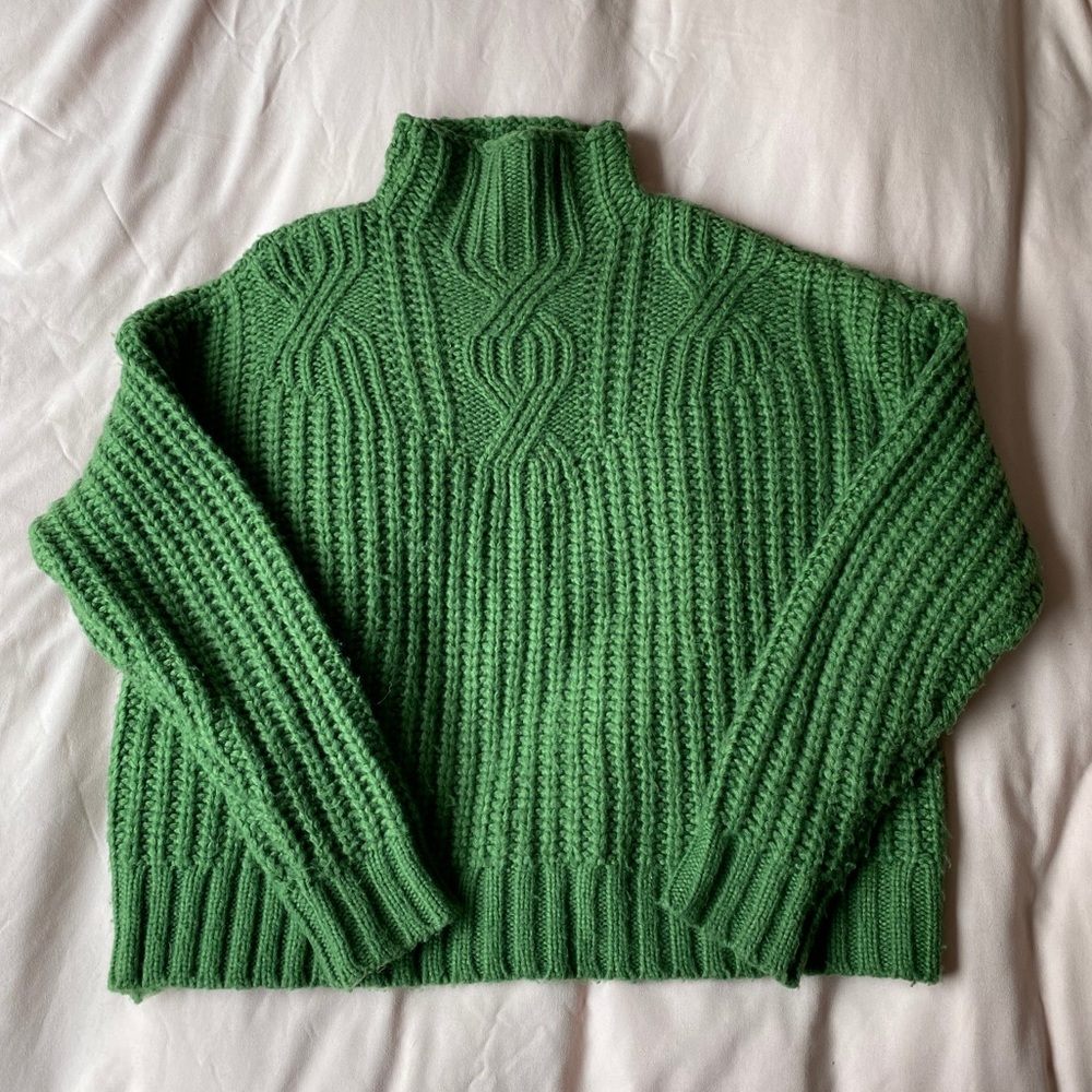 AERIE - cropped green mock neck sweater